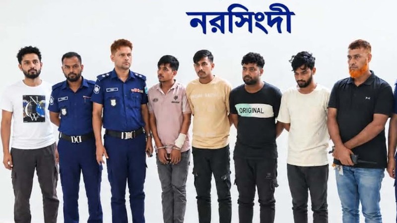 মনোহরদীতে ডিমবোঝাই পিকআপ ডাকাতির ঘটনায় গ্রেপ্তার ৫