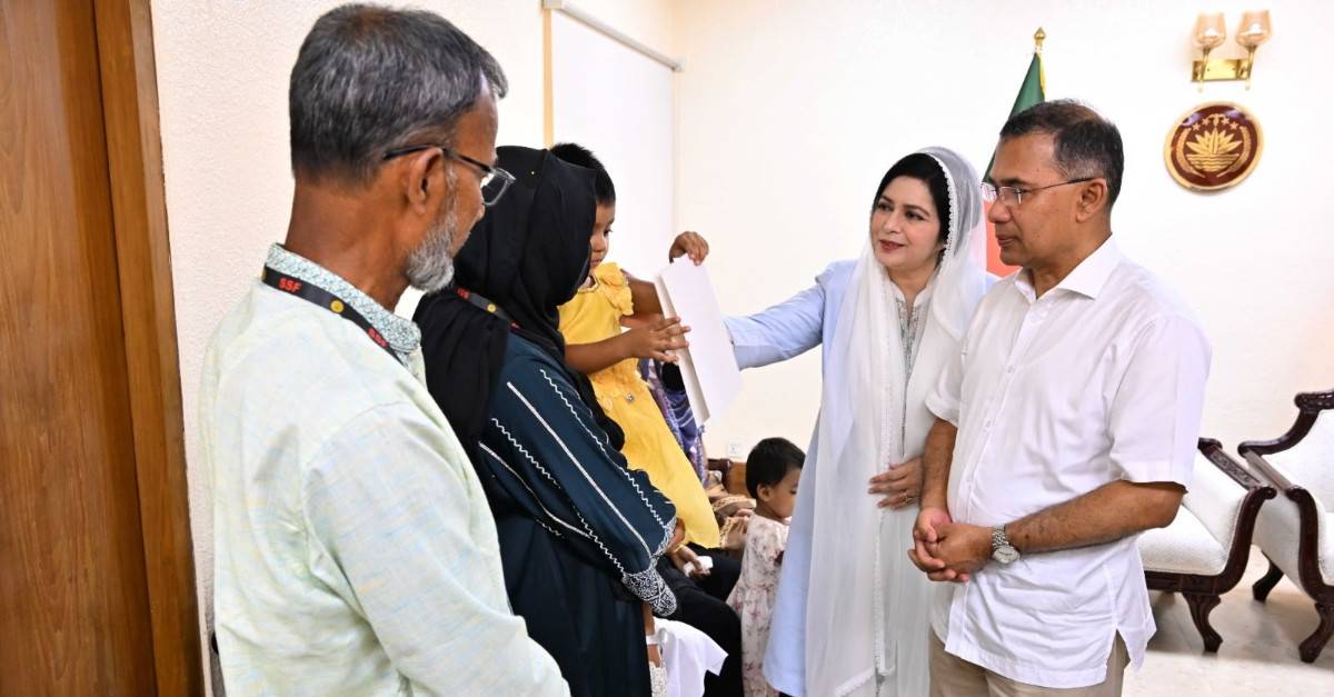 শহীদ দুই সেনাসদস্যের পরিবারকে প্রধানমন্ত্রীর আর্থিক সহায়তা