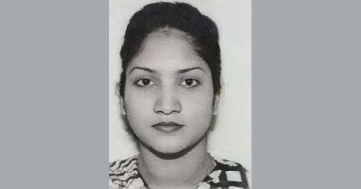 বনশ্রীতে দুই বাসের চাপায় শিক্ষিকা নিহত