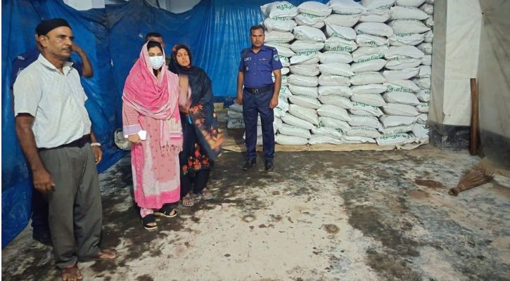 চুয়াডাঙ্গায় অবৈধভাবে মজুদ ৪০৩ বস্তা ডিএপি সার জব্দ